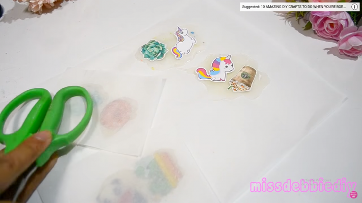 Tự làm những đồ vật trang trí đơn giản từ súng bắn keo