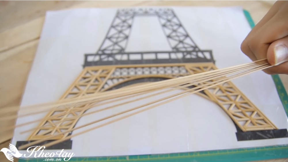 Chi tiết cách làm tháp Eiffel bằng tăm tre, có bản vẽ