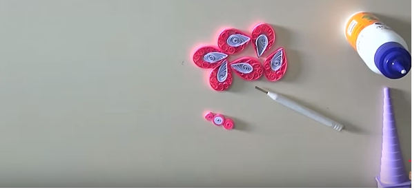 Làm thiệp độc đáo theo phong cách Quilling