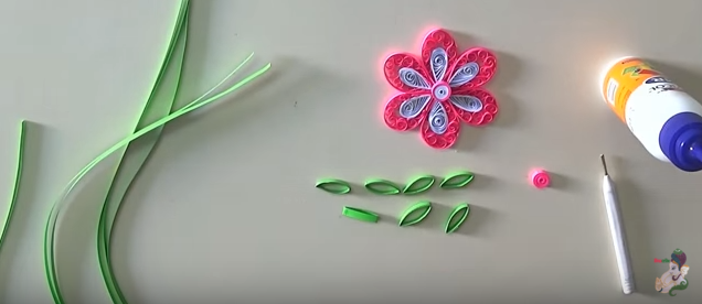 Làm thiệp độc đáo theo phong cách Quilling